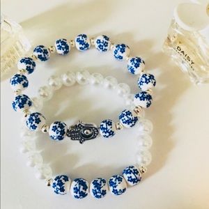 White and blue floral stretch bracelet